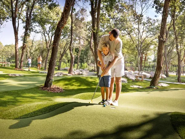 Minigolfbaan op Roan camping Valkanela.